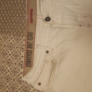 CONVERSE. WHITE JEANS. Men. 36x32.